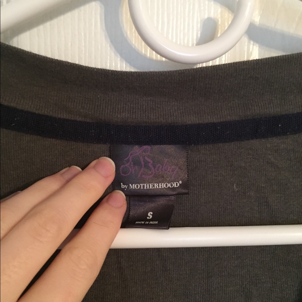 Maternity V Neck Tee - Small - Picture 2 of 2